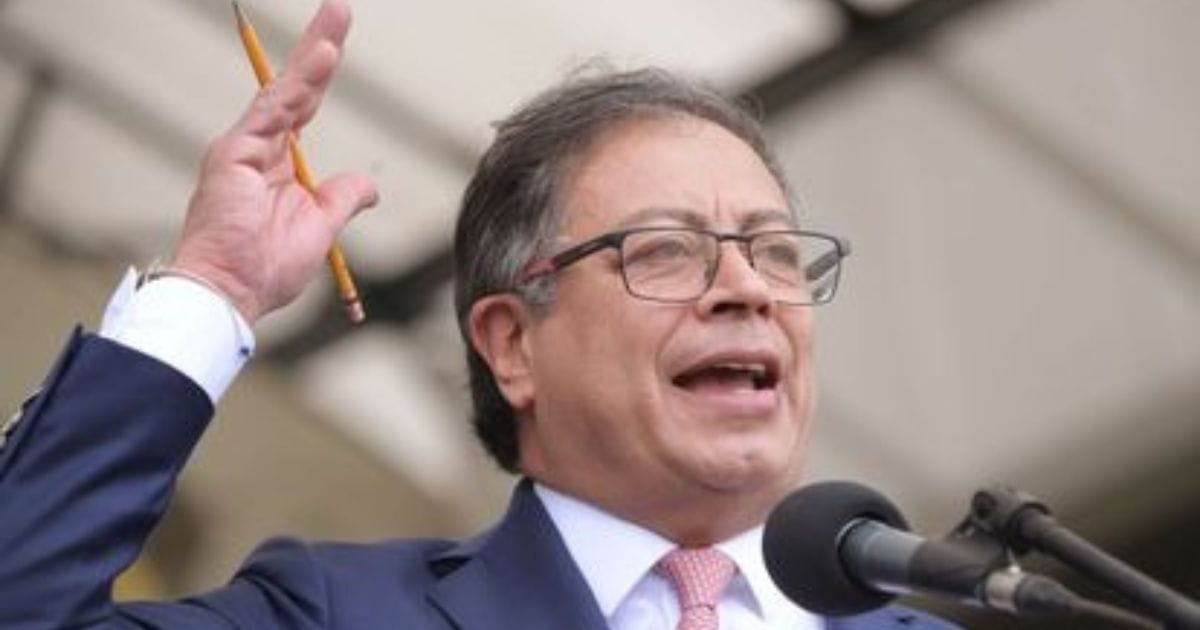 El presidente Gustavo Petro enfrenta una crisis por interceptaciones ilegales y posibles abusos de poder El presidente Gustavo Petro enfrenta una crisis por interceptaciones ilegales y posibles abusos de poder