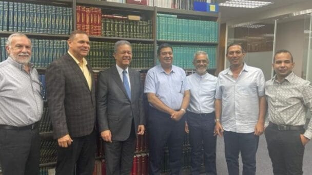 Euclides Sánchez regresa a la Fuerza del Pueblo en un acto de reconciliación