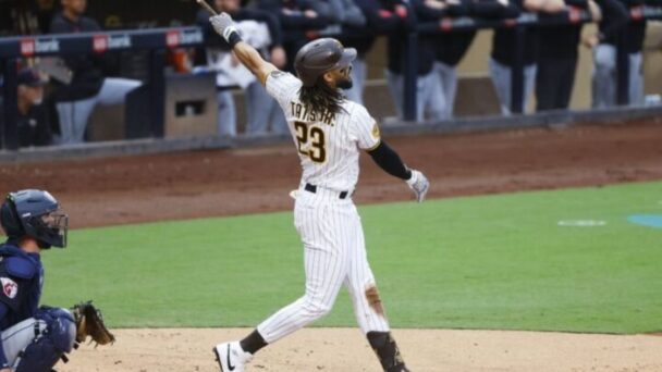 Fernando Tatis Jr. lidera jonrones de los Padres de San Diego y entra a la lista de máximos jonroneros de la Liga Nacional en 2023
