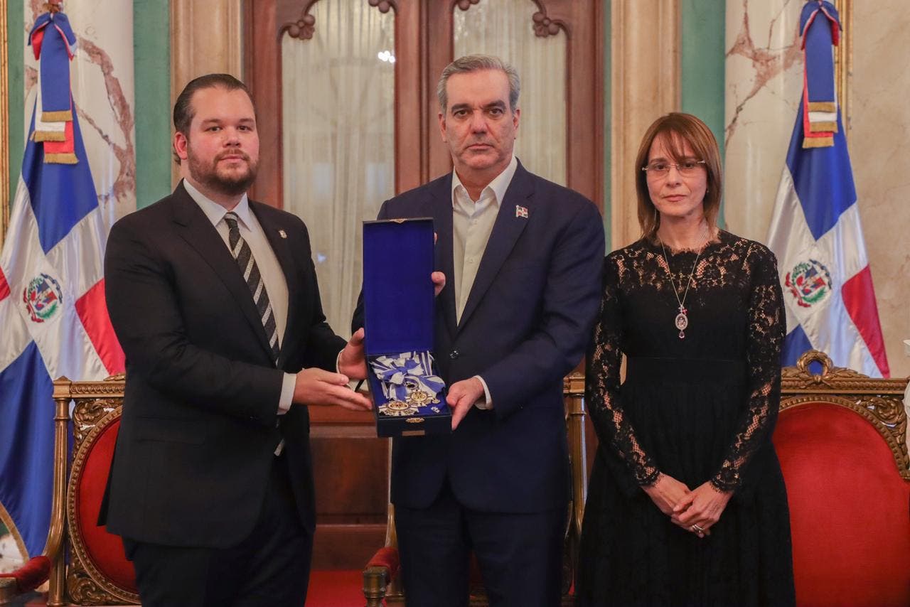 Gobierno otorga condecoración póstuma a Orlando Jorge Mera a un año de su asesinato Gobierno otorga condecoración póstuma a Orlando Jorge Mera a un año de su asesinato