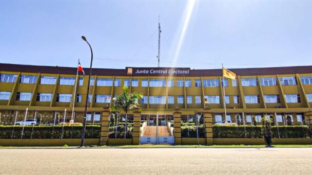 La Junta Central Electoral aprueba reconocimiento de partidos y movimientos políticos