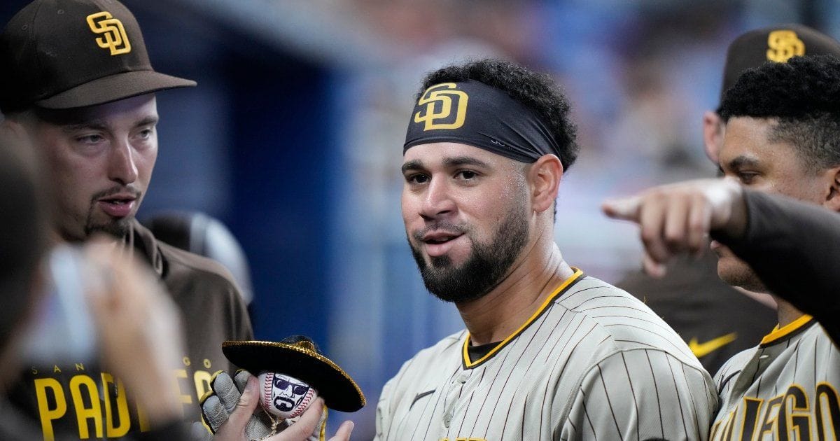 Marlins evitan juego sin hits, pero sucumben ante Padres