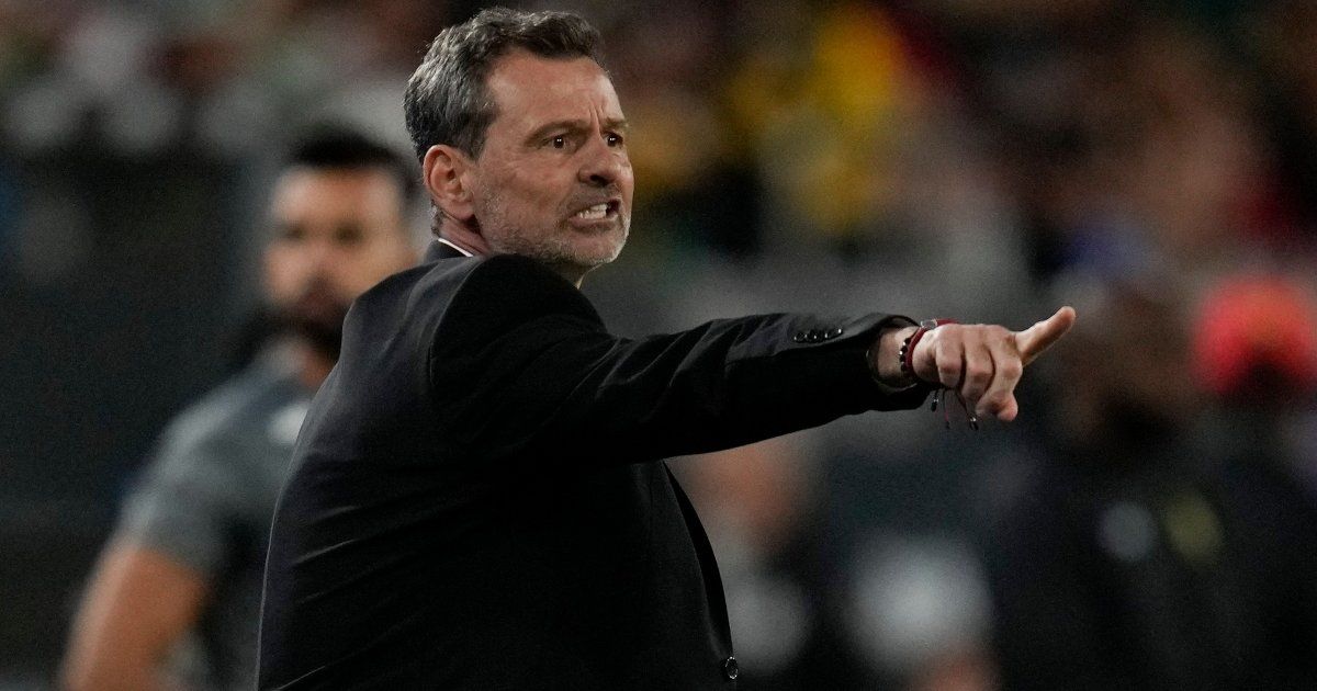 México no tuvo paciencia con su entrenador