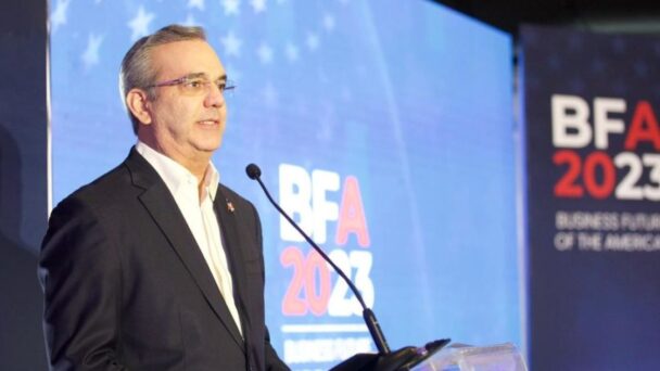 Presidente Abinader anuncia lanzamiento de licitación para el Sistema Ferroviario Nacional y destaca crecimiento económico del país