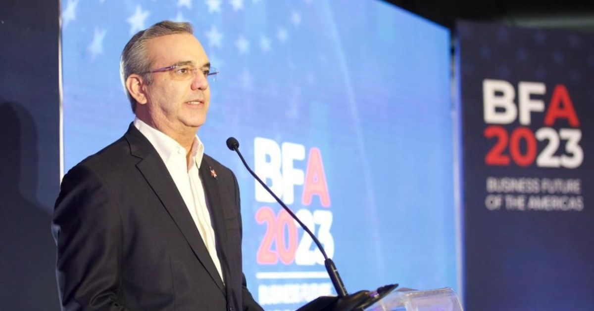 Presidente Abinader anuncia lanzamiento de licitación para el Sistema Ferroviario Nacional y destaca crecimiento económico del país