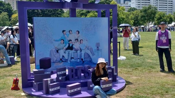 Seúl se tiñe de morado para celebrar los 10 años de BTS