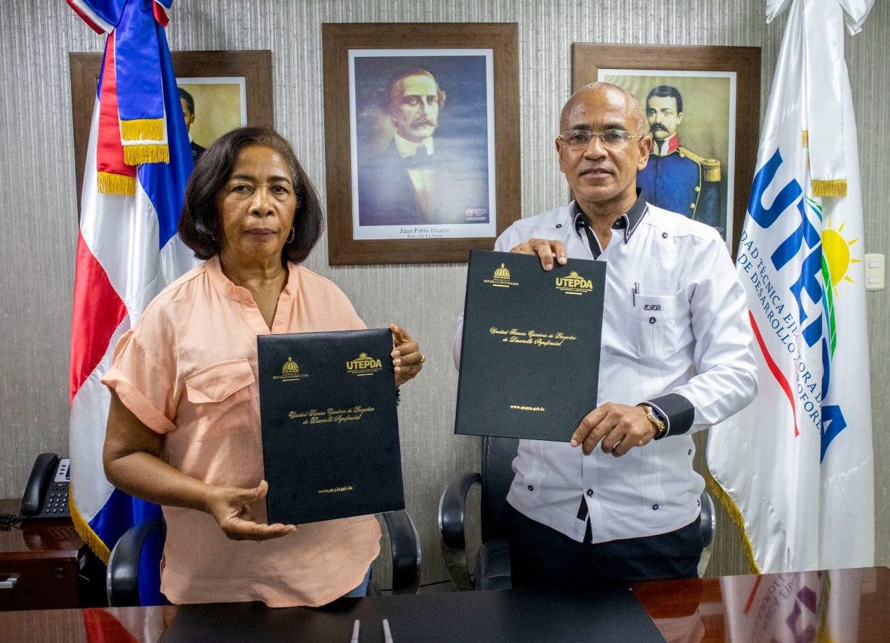 UTEPDA y Centro Campesina LEMBA firman convenio para apoyar el desarrollo y enfoque creativo en las comunidades UTEPDA y Centro Campesina LEMBA firman convenio para apoyar el desarrollo y enfoque creativo en las comunidades