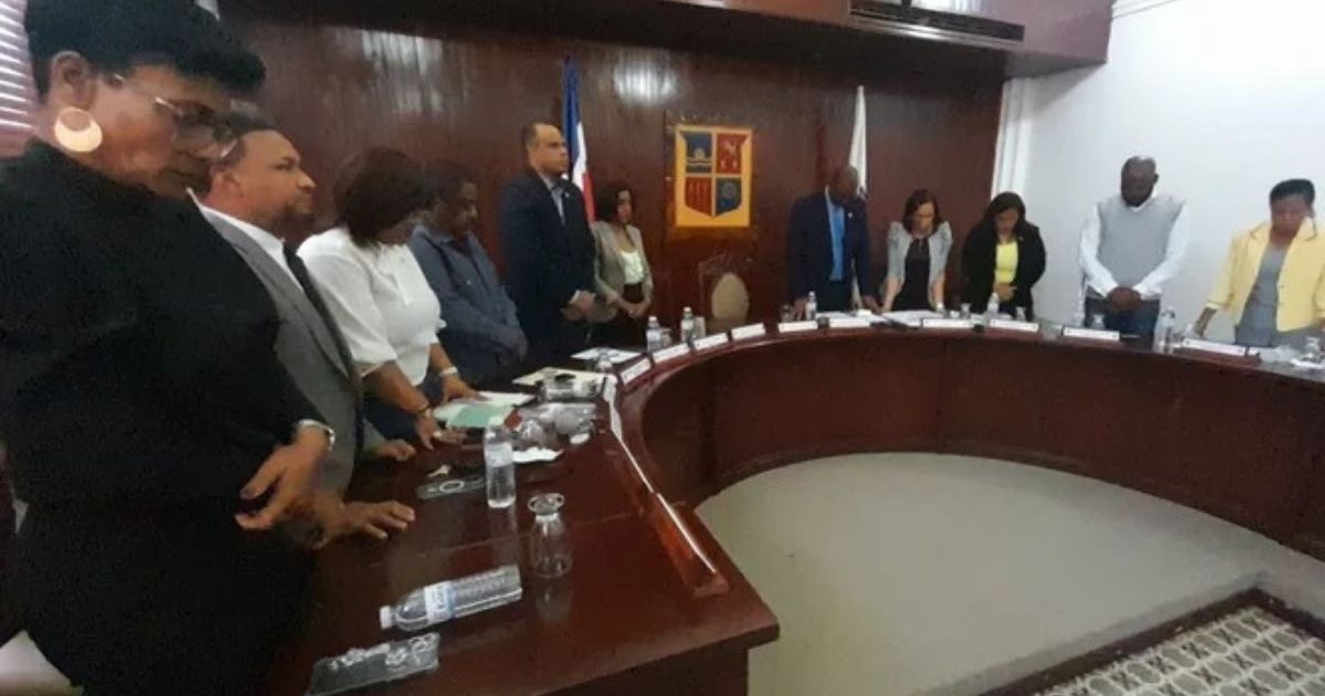 ¡Destitución en La Romana! Convocan sesión para suspender al alcalde Adames