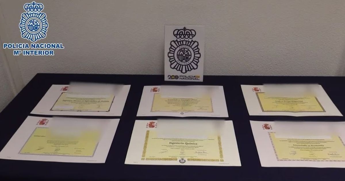 ¡Fraude de títulos universitarios! Detenidas 20 personas y otras 100 bajo investigación en España