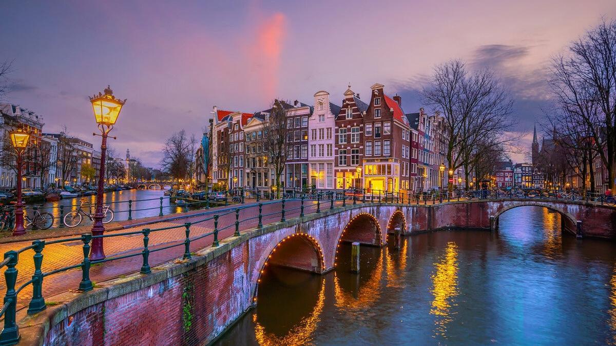 Ámsterdam impide que los cruceros atraquen en su centro por la contaminación