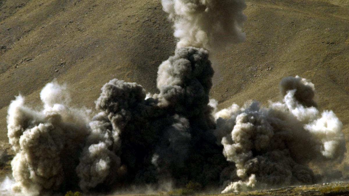 Bombas de racimo, un arma que divide a la OTAN y agrava el riesgo para los civiles en Ucrania
