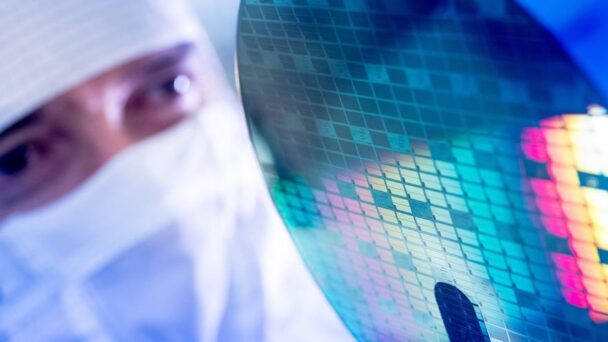 Bruselas aprueba la ley para duplicar su producción de chips