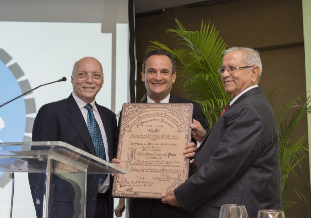 CADOCON premia a la constructora CODELPA como la mejor del sector turístico CADOCON premia a la constructora CODELPA como la mejor del sector turístico