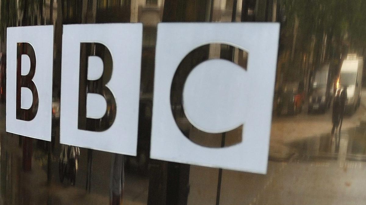 Los escándalos en la BBC reabren el debate sobre su actual modelo de financiación Los escándalos en la BBC reabren el debate sobre su actual modelo de financiación