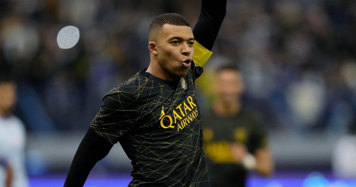 Mbappé sigue sonriendo tras la polémica decisión del PSG