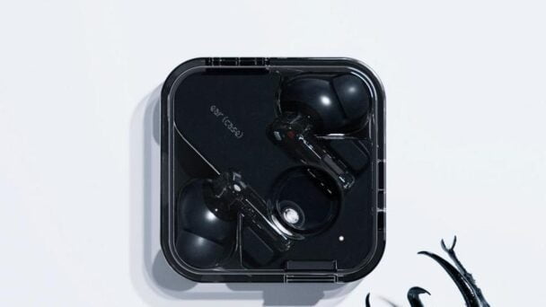 Nothing presenta los auriculares Ear (2) en color negro