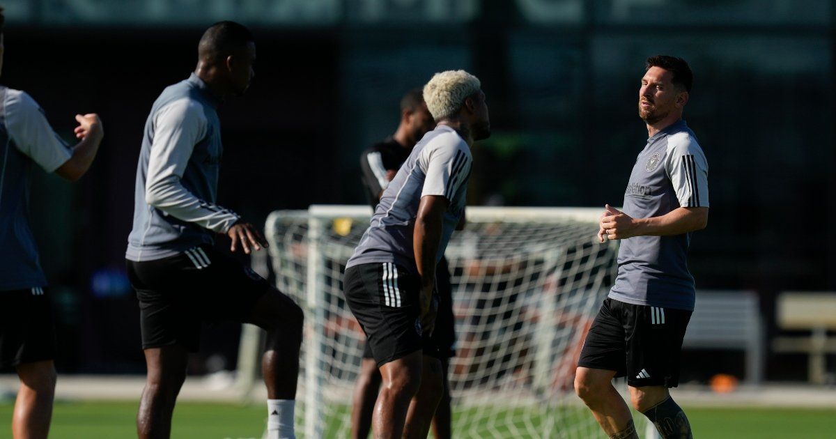 Un sonriente Lionel Messi entrena con Inter Miami
