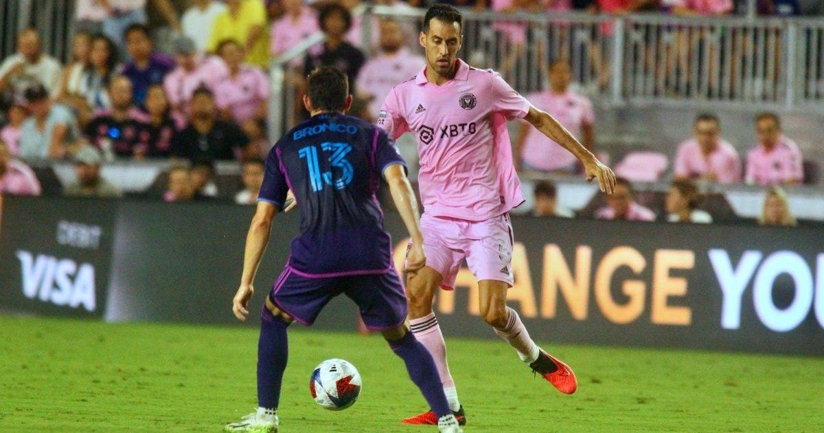 Busquets compra casa de .7 millones en el sur de Florida Busquets compra casa de .7 millones en el sur de Florida