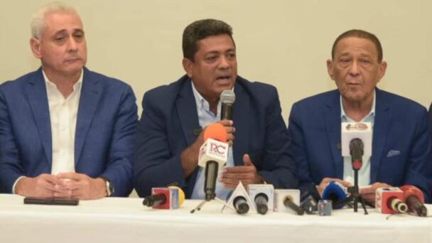 Dimisiones en el PRD por Alianzas con PLD y FP