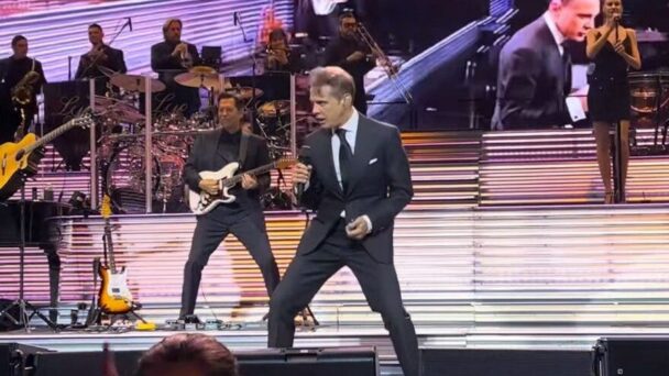 El cantante Luis Miguel, hospitalizado de urgencia en Chile