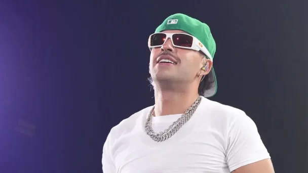 Feid anuncia esperado nuevo álbum, “Mor no le temas a la oscuridad”