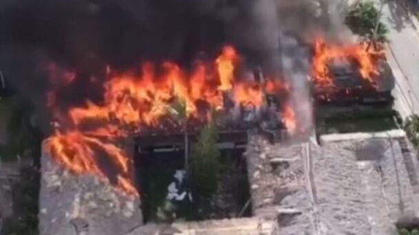 Incendio Devasta Plaza Comercial en Las Terrenas, Samaná: Diez Locales Reducidos a Cenizas