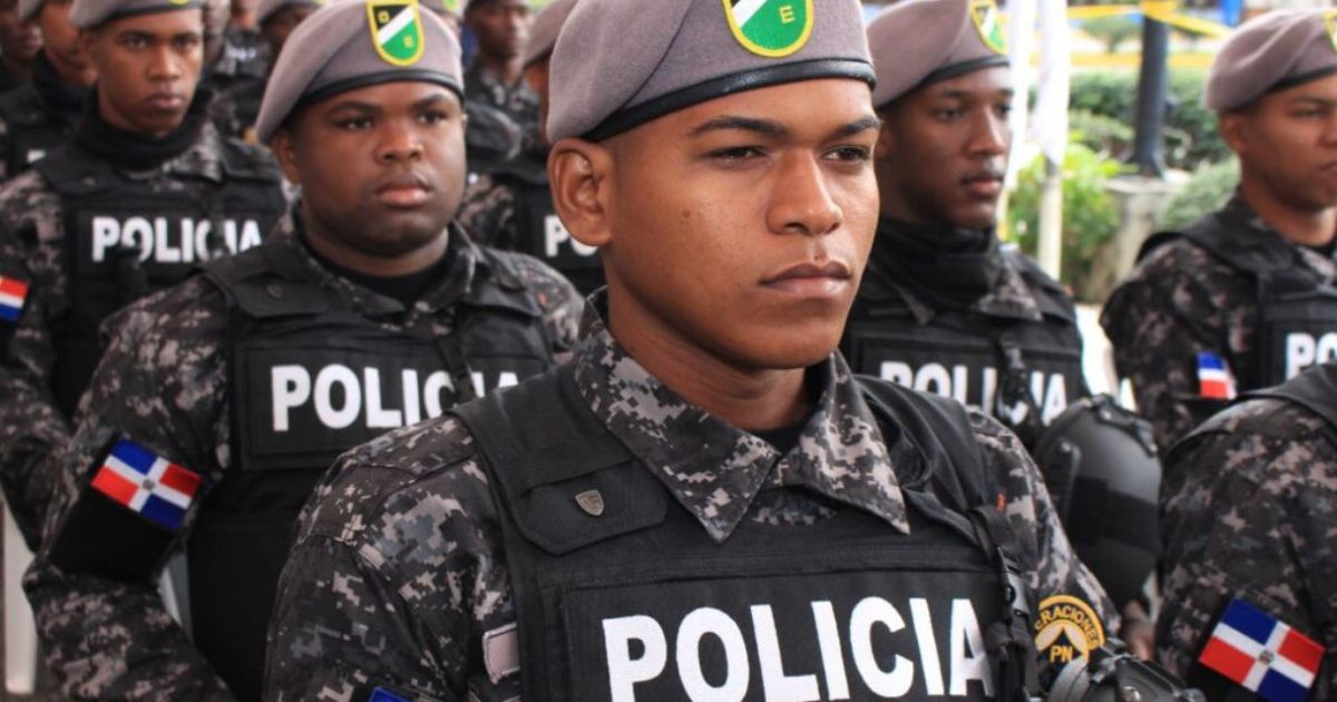 La Policía Nacional Estrena Nuevo Uniforme y Lema en Medio de Reformas La Policía Nacional Estrena Nuevo Uniforme y Lema en Medio de Reformas
