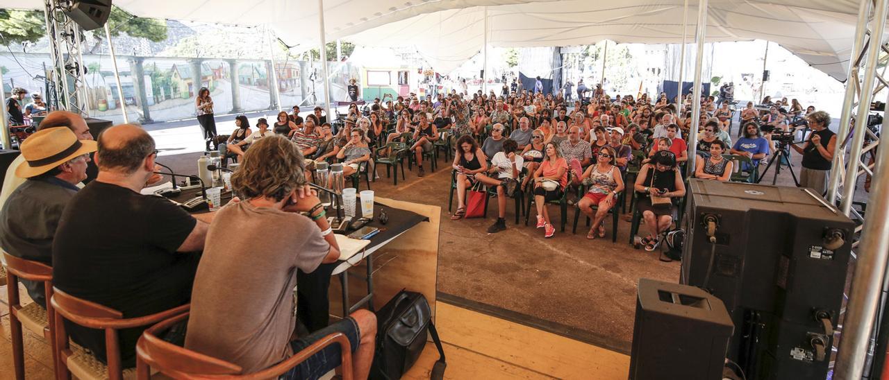 La diáspora ucraniana y la oposición rusa condenan la presencia de apologistas de Putin en el festival Rototom La diáspora ucraniana y la oposición rusa condenan la presencia de apologistas de Putin en el festival Rototom
