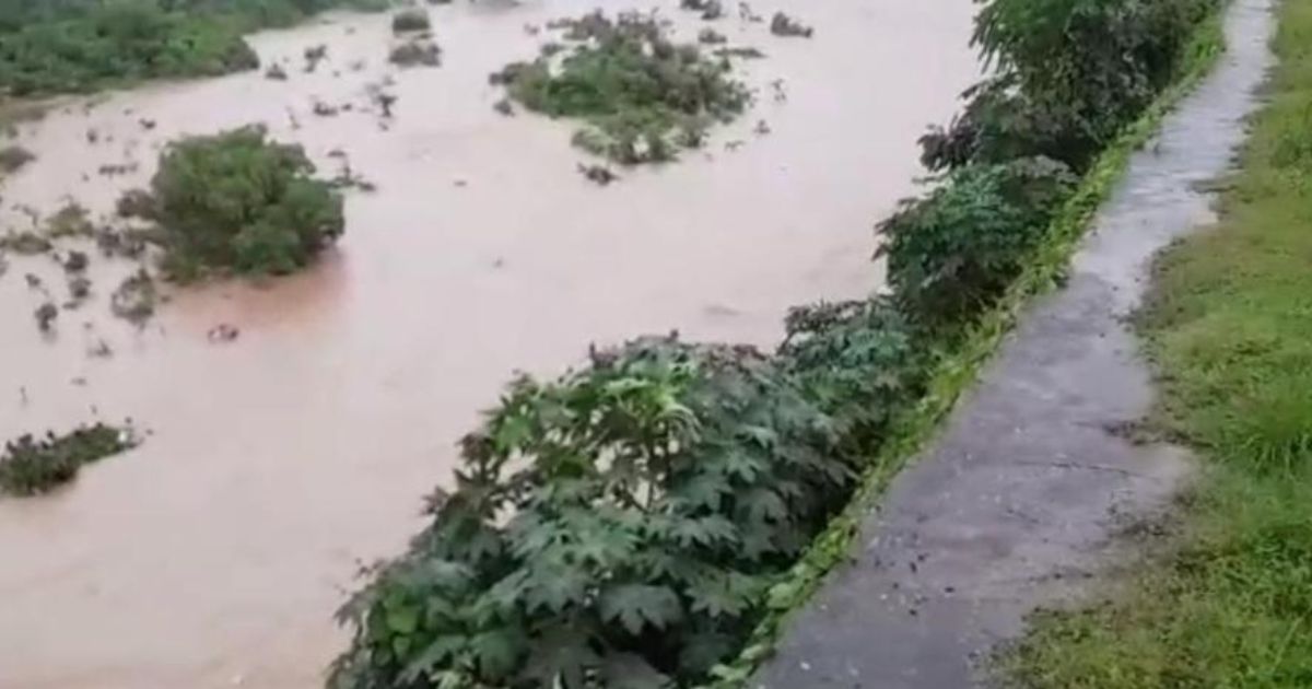 Lluvias Intensas y Vientos Soplan Ante el Paso de la Tormenta Franklin
