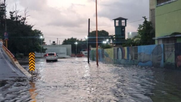 Lluvias de la Tormenta Franklin Pueden Causar Desastres y Recomendaciones de Preparación