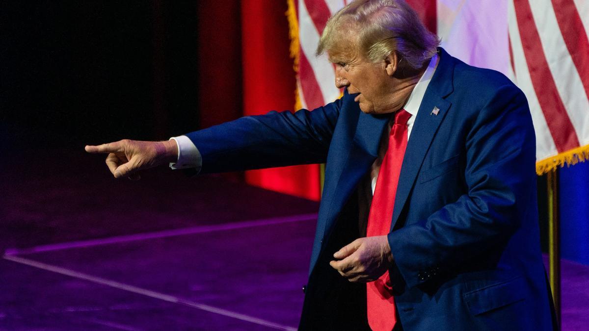 Los fiscales acusan a Trump de amenazas y piden mantener la causa por conspiración bajo secreto