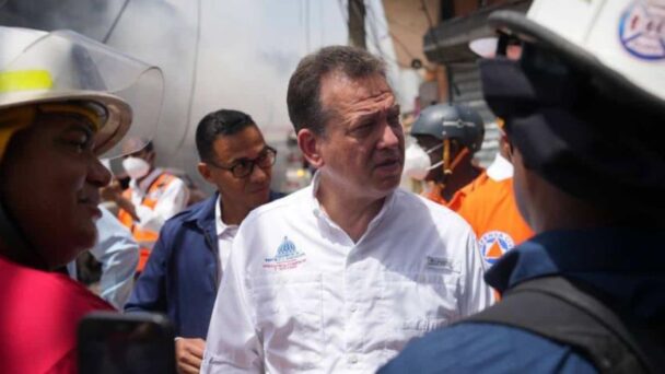 Ministro de Industria y Comercio desmiente existencia de tanque de combustible en lugar de explosión en San Cristóbal