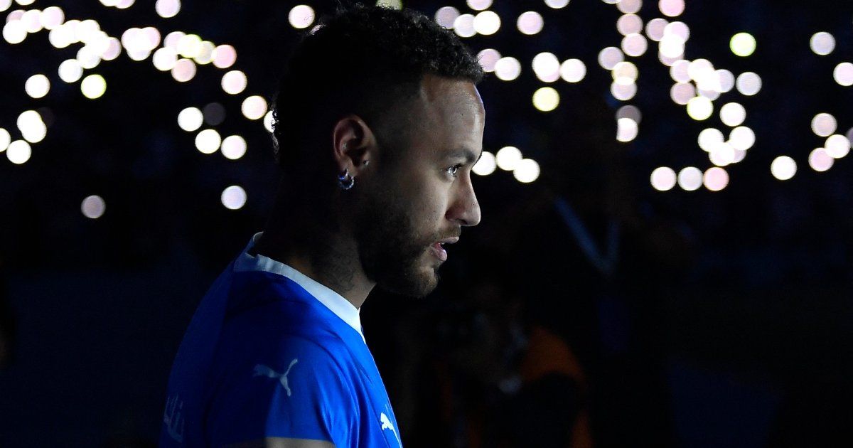 Neymar recibe por todo lo alto en el Al-Hilal