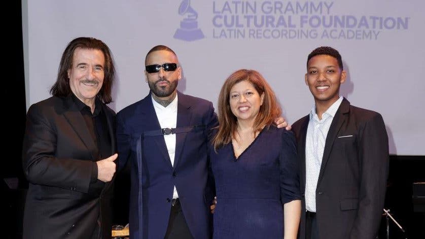 Nicky Jam ayuda a un joven pianista dominicano con una beca de 200.000 dólares Nicky Jam ayuda a un joven pianista dominicano con una beca de 200.000 dólares