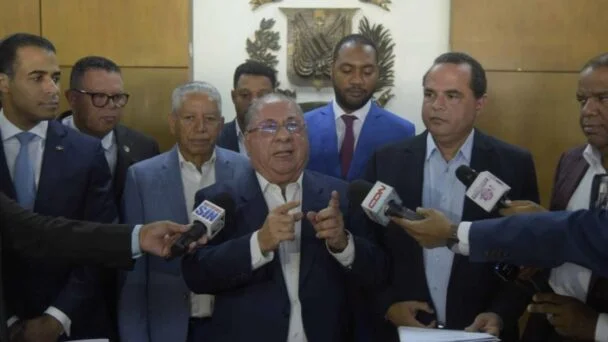 Partidos Políticos Unen Fuerzas Contra Restricciones en Precampaña