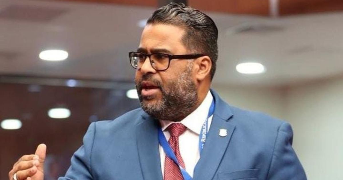 Senador de San Cristóbal elogia el trabajo de los organismos de socorro tras explosión Senador de San Cristóbal elogia el trabajo de los organismos de socorro tras explosión