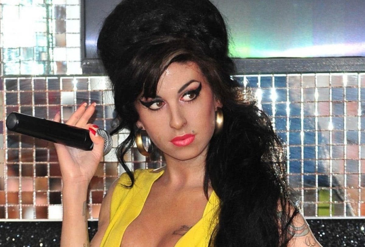 Un libro con apuntes personales y diarios de Amy Winehouse saldrá al mercado