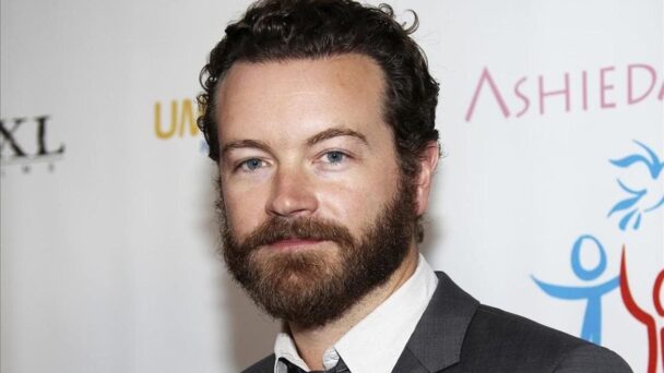 Actor de ‘That ‘70s Show’ Danny Masterson fue sentenciado a al menos 30 años de prisión por la violación