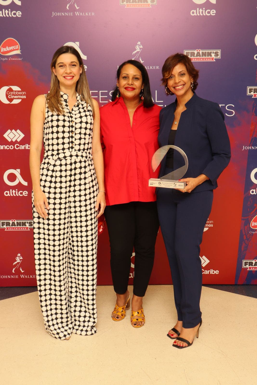 Amelia Deschamps gana premio a mejor corto documental en Festival Fine Arts Amelia Deschamps gana premio a mejor corto documental en Festival Fine Arts