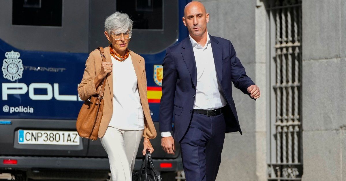 Juez otorga orden de alejamiento contra Rubiales Juez otorga orden de alejamiento contra Rubiales