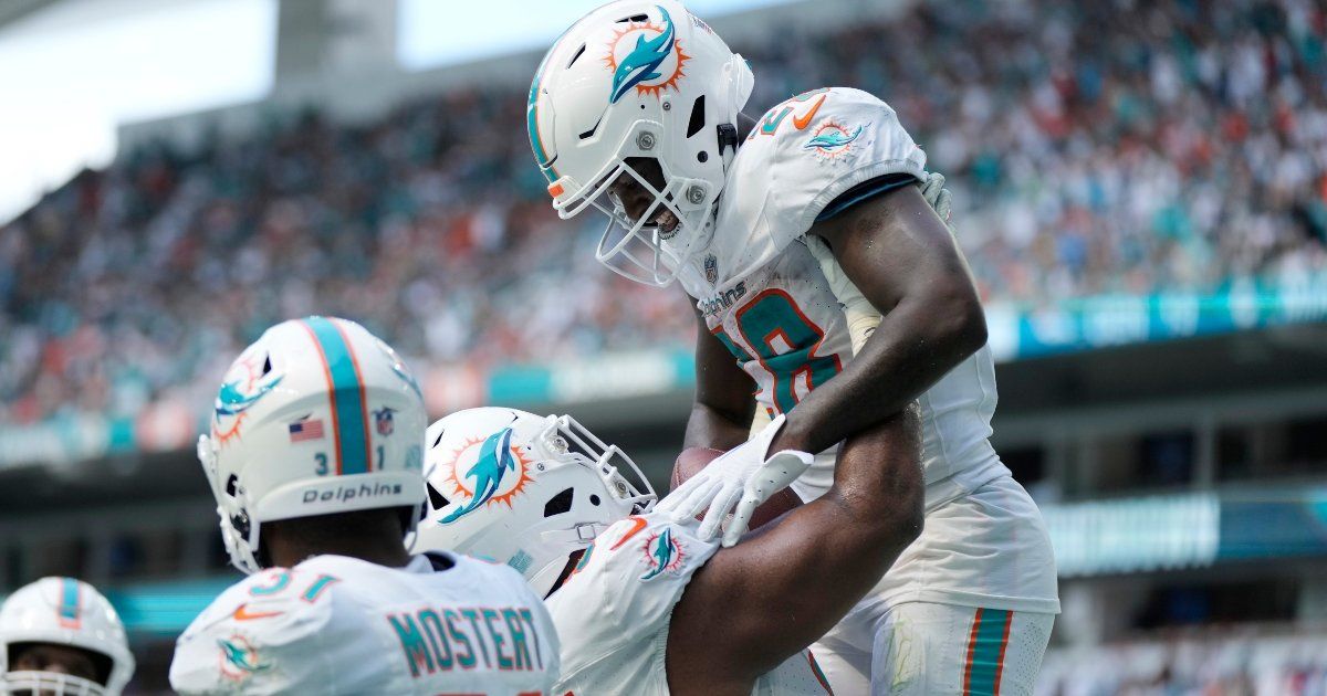 Los Dolphins chocan con los Bills en duelo de serios contendientes