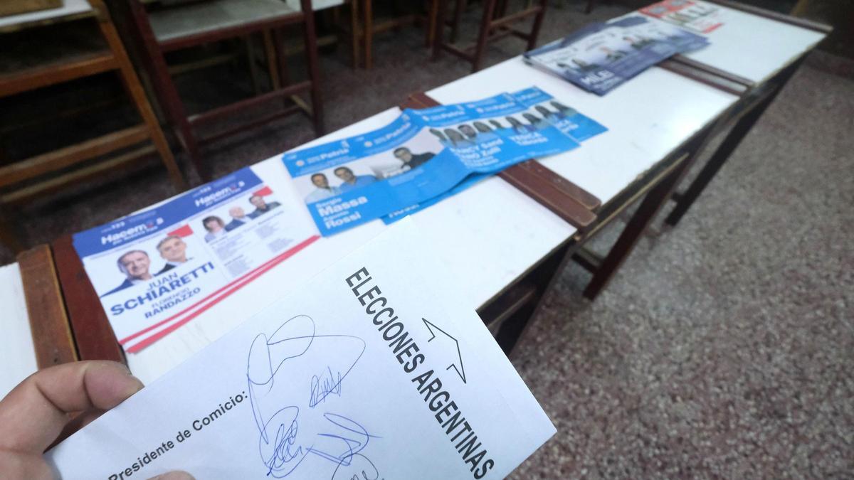 Argentina espera el escrutinio en medio de un ambiente de fuerte incertidumbre