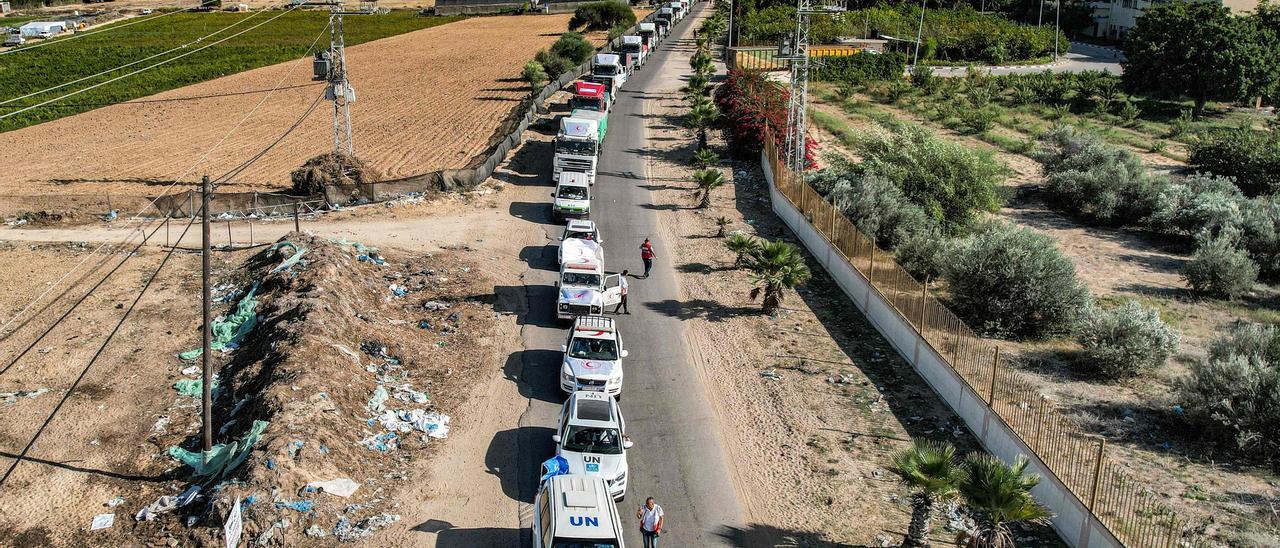 La entrada de ayuda humanitaria no alivia la asfixia de una Gaza bajo bombardeos