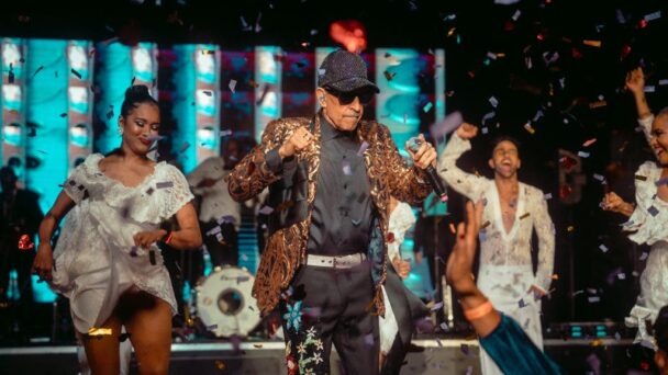 La euforia y la alegría se apoderó del público en concierto 45 aniversario de La Patrulla 15