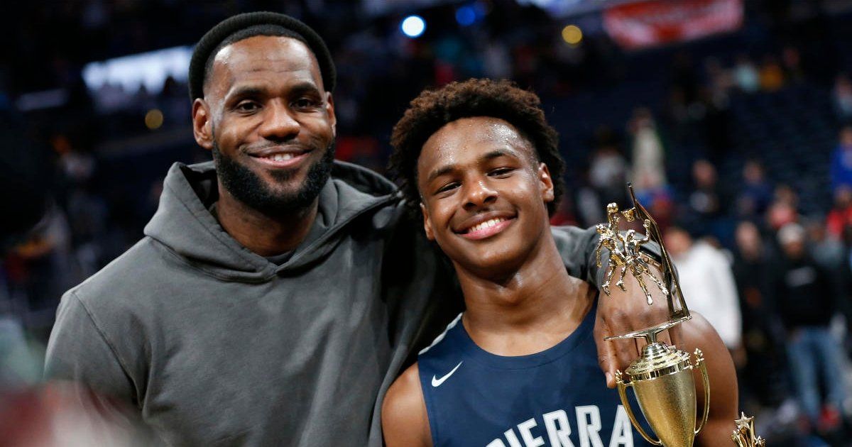 LeBron James anuncia su regreso para una nueva temporada en honor a su hijo