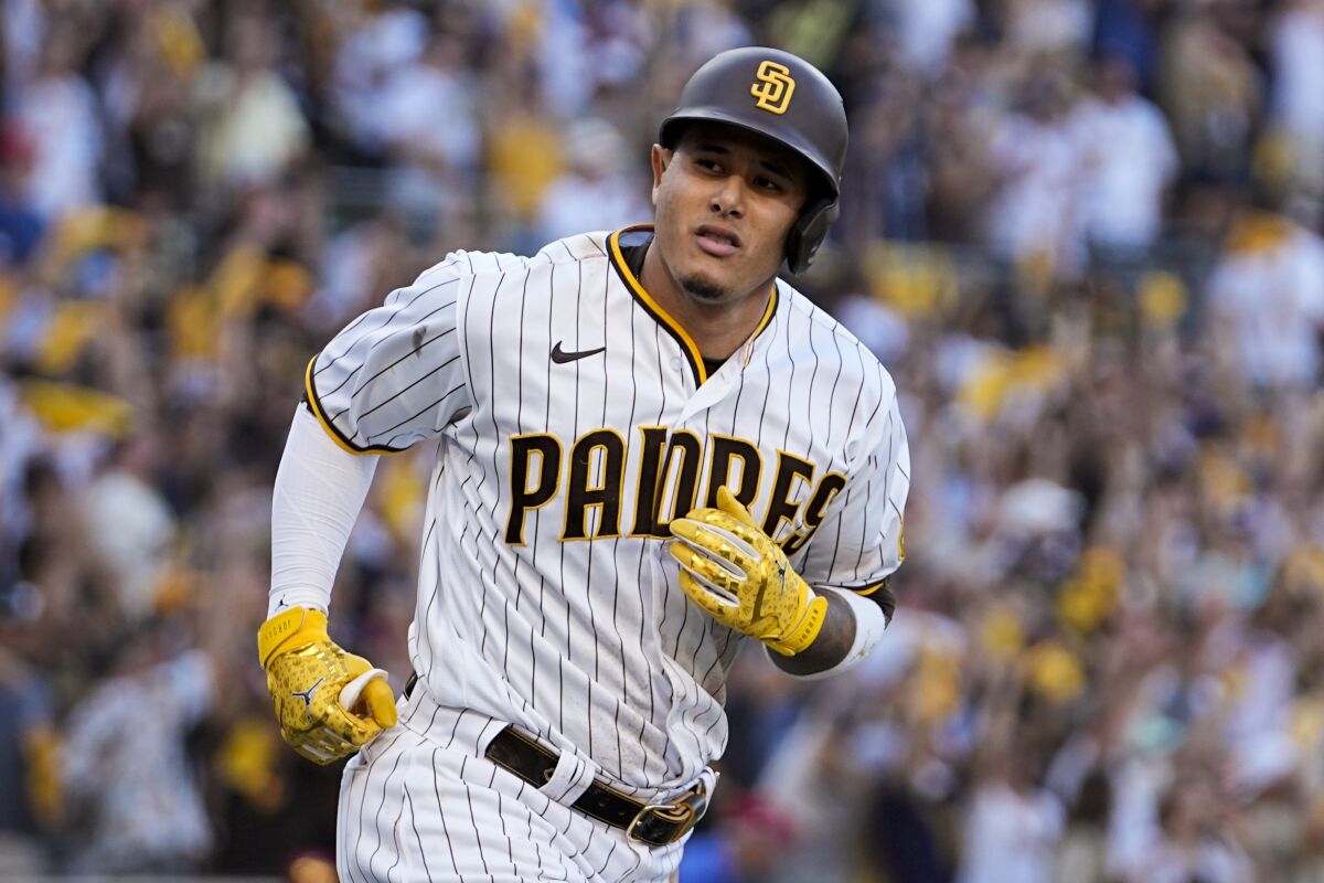 Manny Machado se somete a una cirugía en el codo derecho