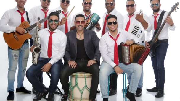 Robert Liriano valora a artistas y les rinde tributo