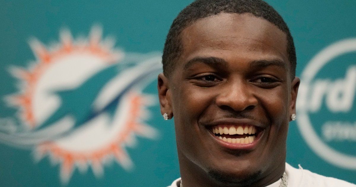 Se espera que el novato de los Dolphins se pierda varias semanas debido a una lesión