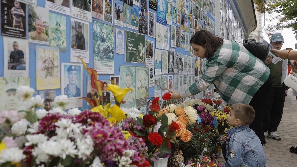 Ucrania celebra su primer Día de los Defensores con un minuto de silencio nacional