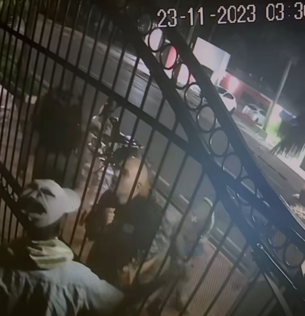 Joven denuncia brutalidad por parte de policías en Gazcue